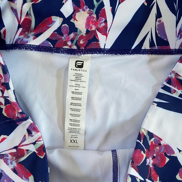 Fabletics High Rise Floral Capris XXL - Picture 3 of 6